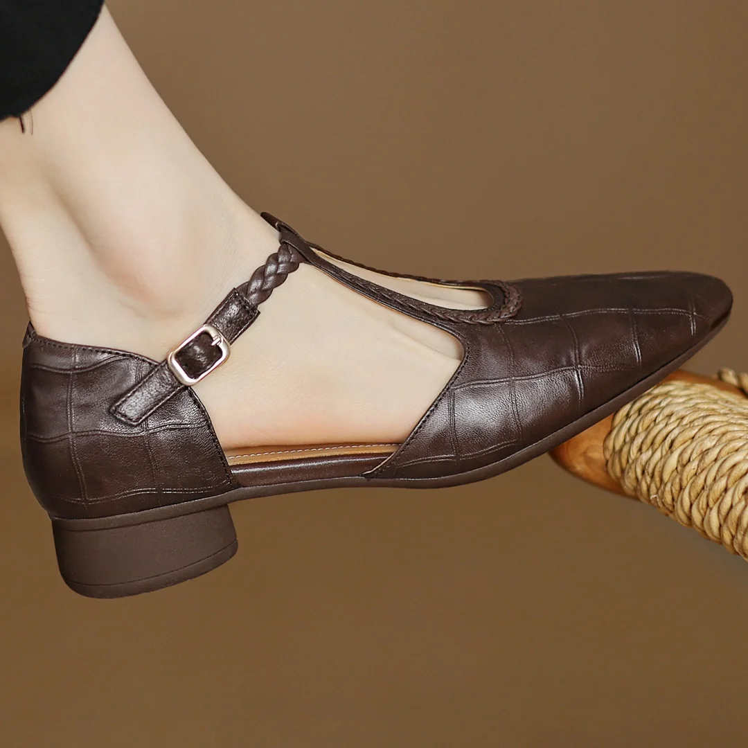 Margot – Chaussures classiques en cuir à bride en T avec détail tressé