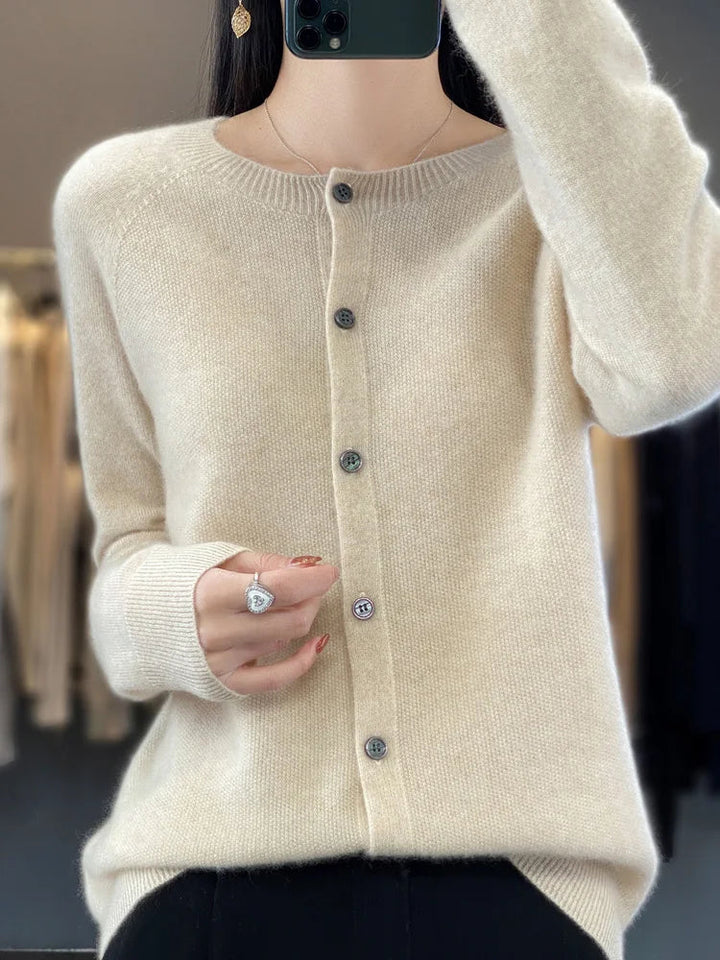 Irène | Cardigan Élégant en Maille Douce