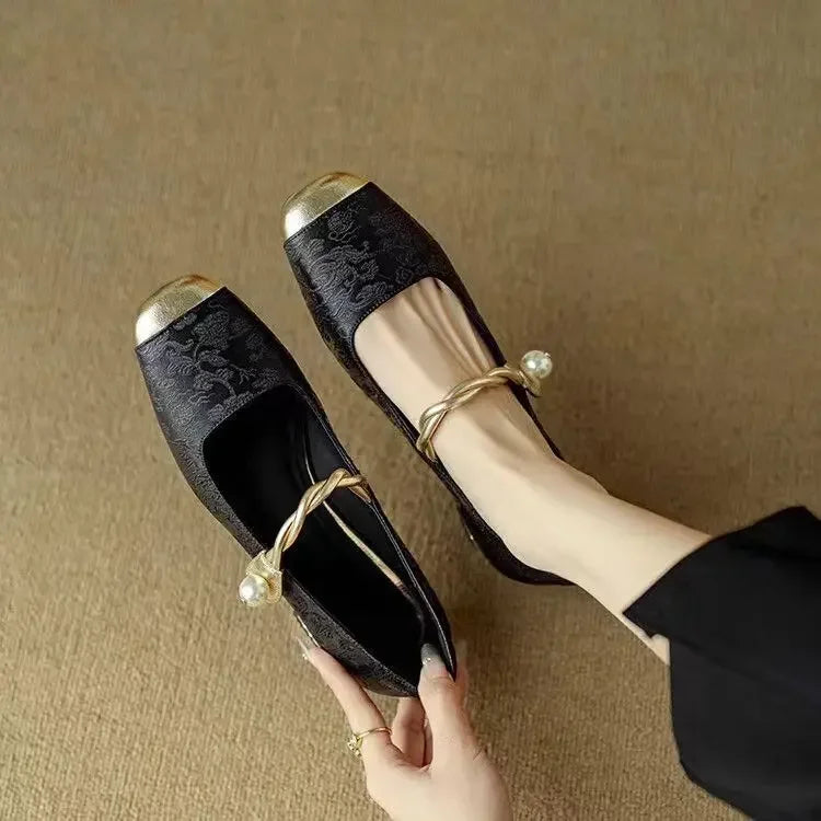 Frédérique – Chaussures à brides classiques au look élégant