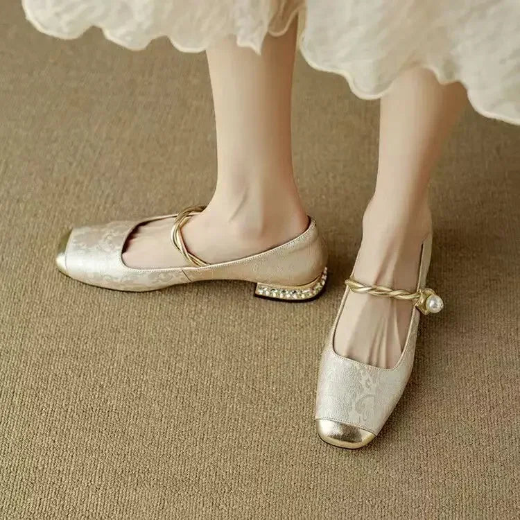 Frédérique – Chaussures à brides classiques au look élégant