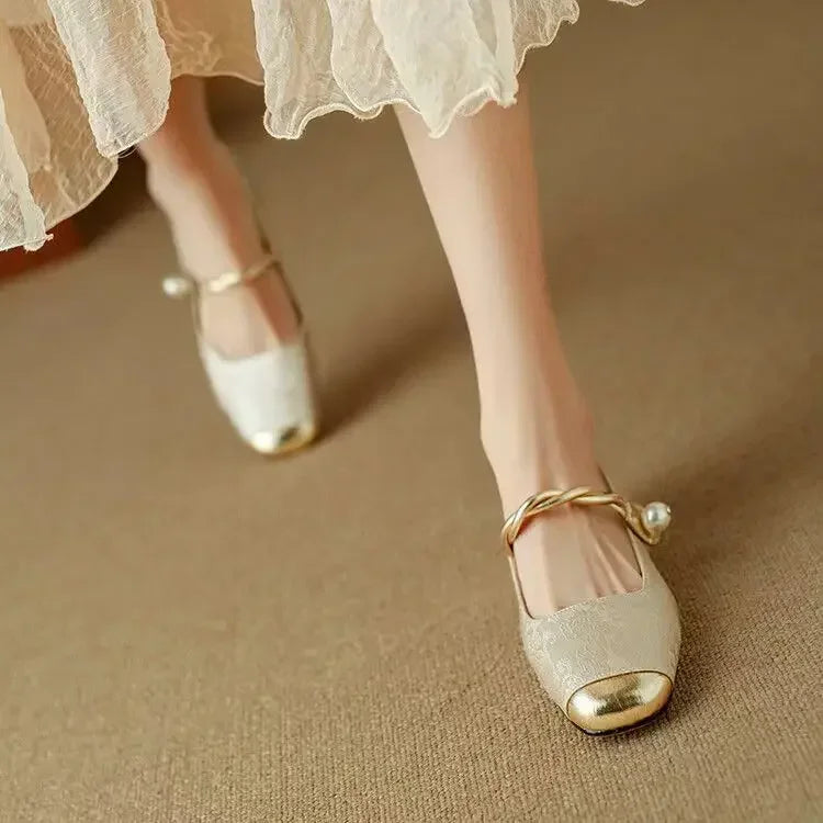 Frédérique – Chaussures à brides classiques au look élégant